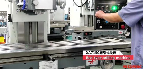 手動普遍的なフライス盤XA7140のベンチのフライス盤